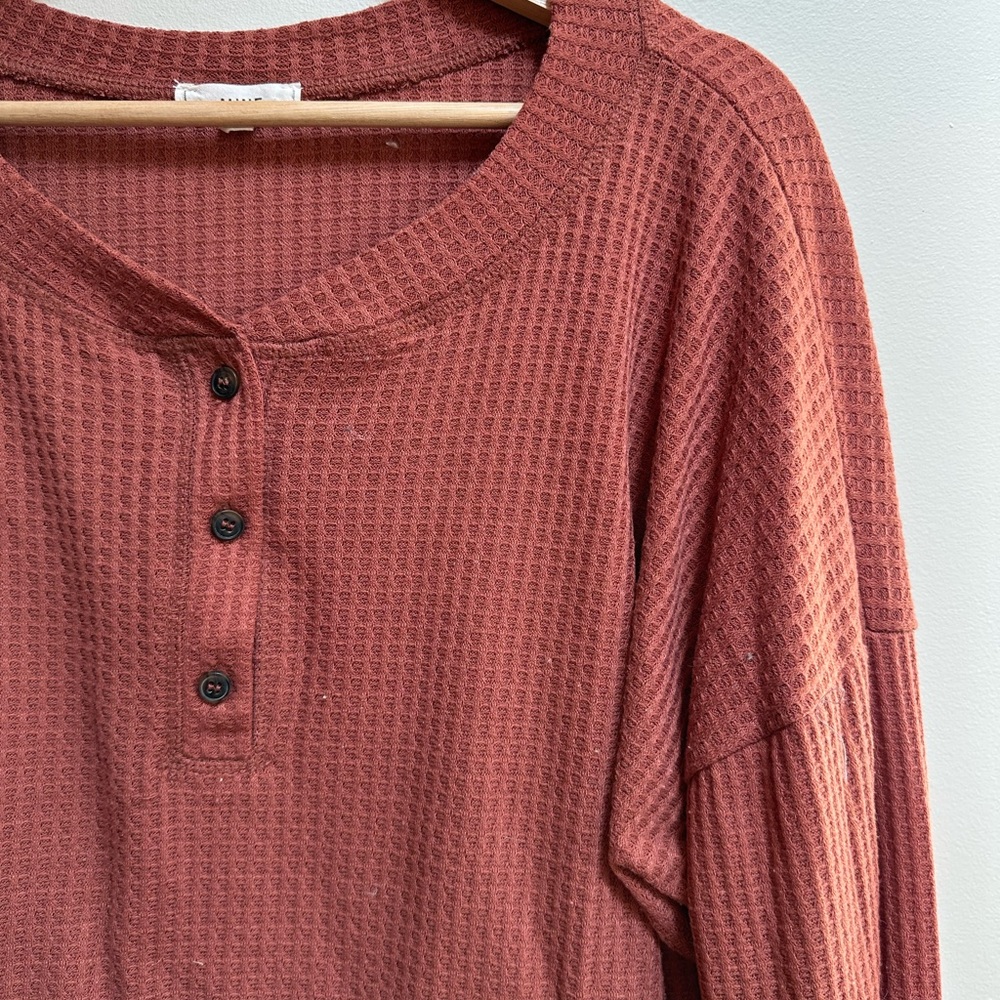 Women's Rust Button-Up Waffle Top - Picture 2 of 2